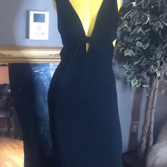 INTERMIX Dresses & Skirts - 🔥 SALE 🔥 INTERMIX BLACK BLAIR GOWN